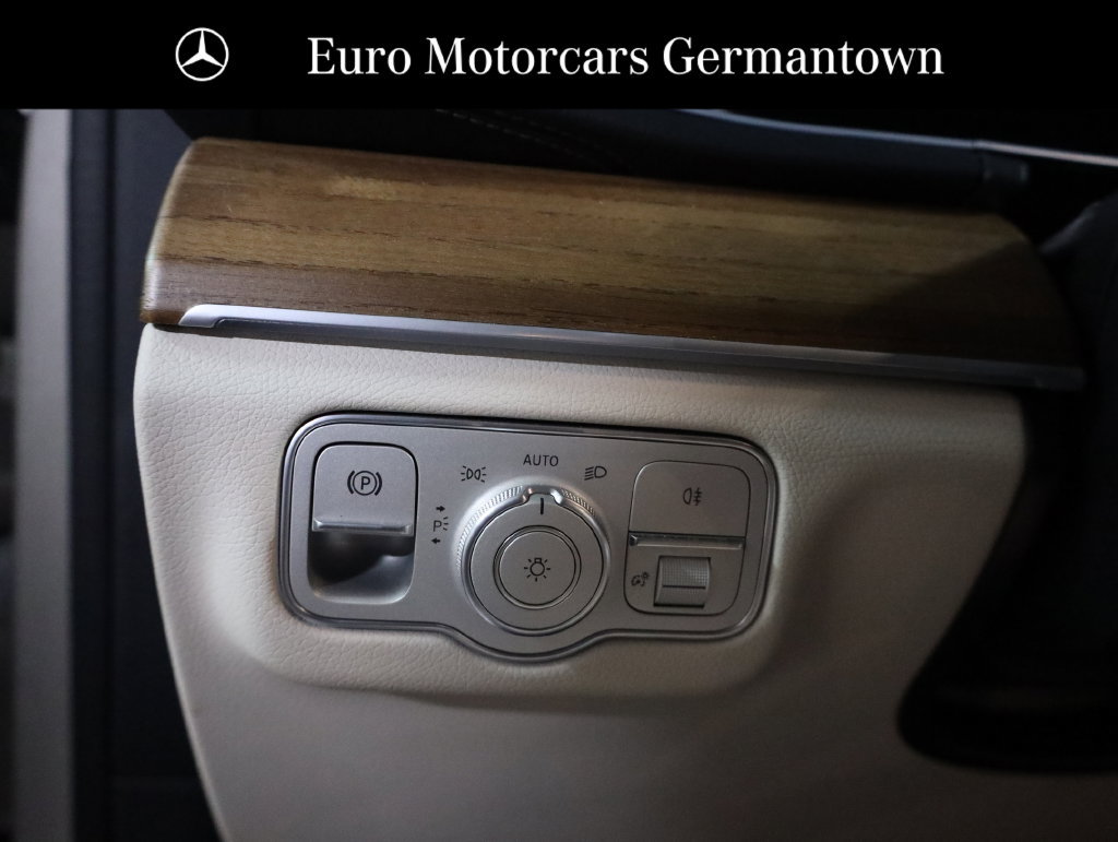 Used 2023 Mercedes-Benz GLS 450 4MATIC image 10