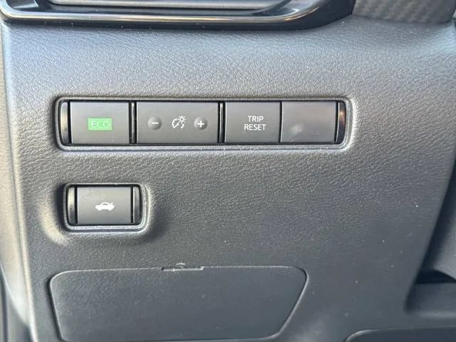 Certified 2025 Nissan Sentra SV FWD image 30