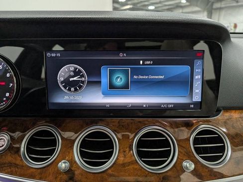 Used 2018 Mercedes-Benz E 400 4MATIC Sedan image 25