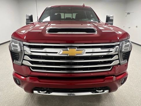 Used 2025 Chevrolet Silverado 3500 High Country w/ High Country Premium Package AWD/4WD image 3