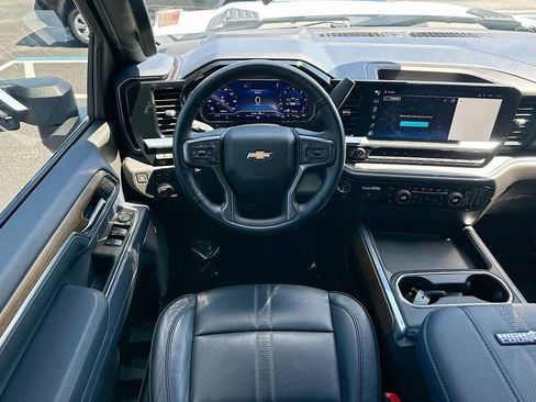 Used 2024 Chevrolet Silverado 2500 High Country w/ High Country Premium Package AWD/4WD image 23