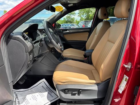 Used 2022 Volkswagen Tiguan SE AWD/4WD image 13