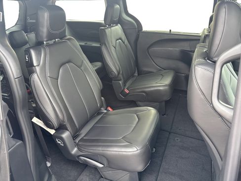 New 2026 Chrysler Pacifica Select image 20
