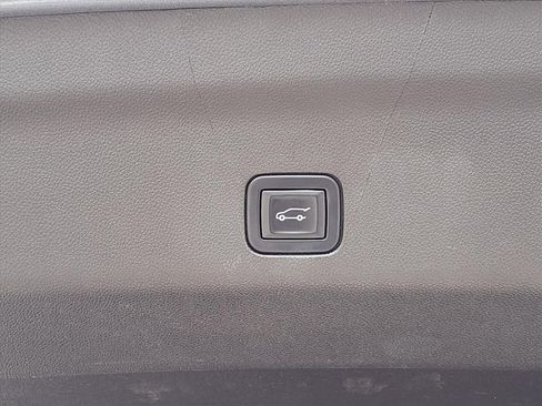 Used 2022 Chevrolet Tahoe Premier AWD/4WD image 22