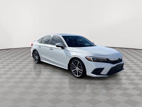 Used 2023 Honda Civic Touring image 2