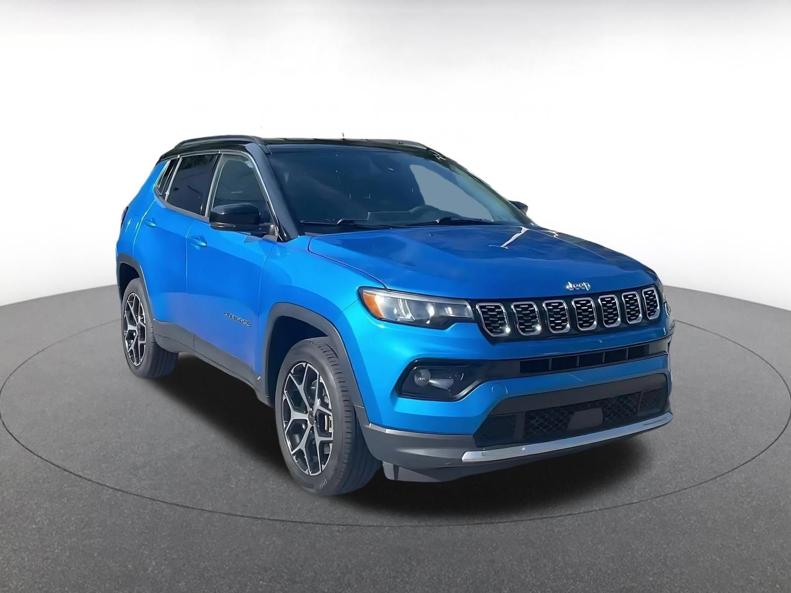 Used 2025 Jeep Compass Limited AWD/4WD image 3