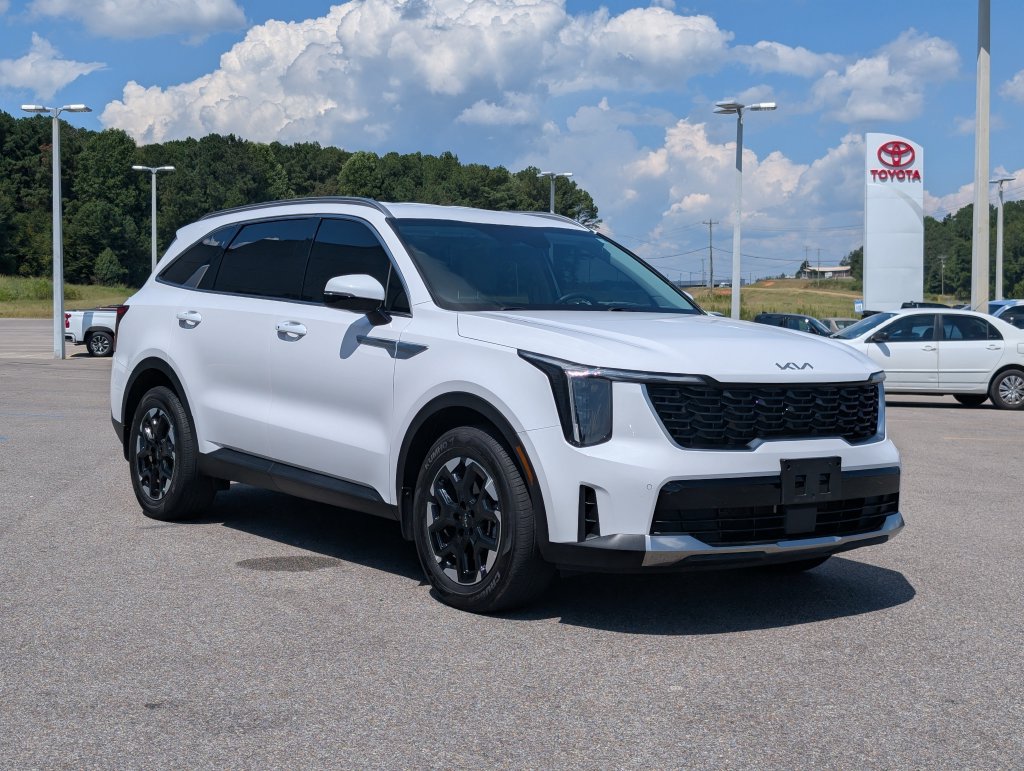 Used 2025 Kia Sorento S FWD image 7