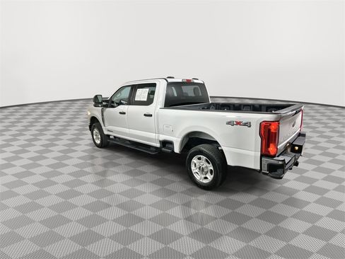 Used 2025 Ford F250 XLT image 6