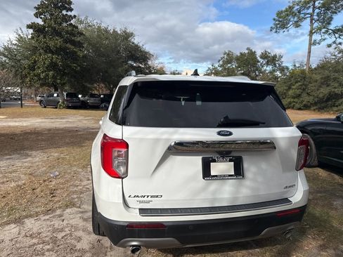 Used 2023 Ford Explorer Limited image 11
