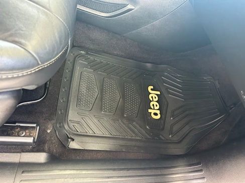 Used 2016 Jeep Cherokee Limited AWD/4WD image 15