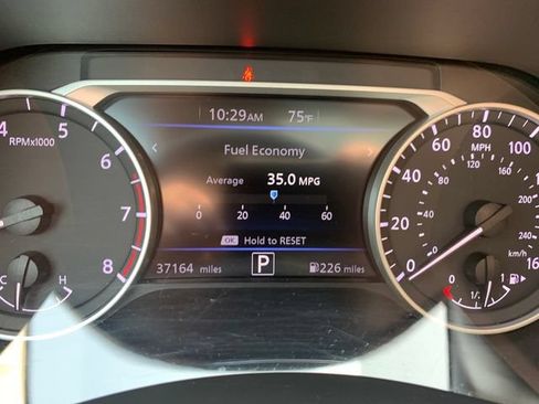 Used 2022 Nissan Sentra SV w/ SV Premium Package FWD image 31
