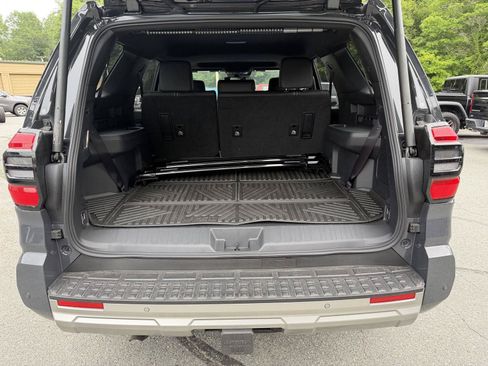Used 2025 Toyota 4Runner Limited AWD/4WD image 43