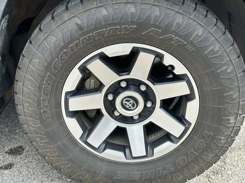 Used 2023 Toyota 4Runner TRD Off-Road Premium w/ Off Road Premium Plus Package AWD/4WD image 15