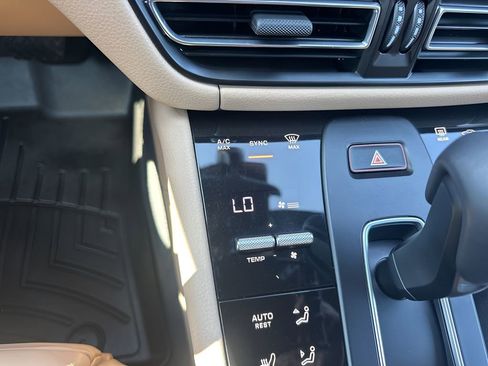 Used 2023 Porsche Macan Turbo image 21