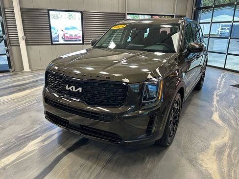 Used 2022 Kia Telluride EX w/ EX Premium Package AWD/4WD image 2