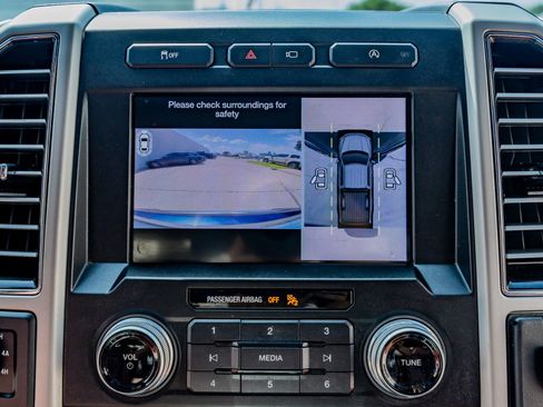 Used 2019 Ford F150 King Ranch w/ Equipment Group 601A Luxury AWD/4WD image 26