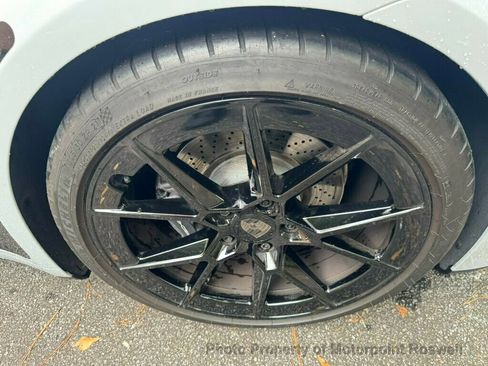 Used 2025 Porsche 911 Carrera image 17