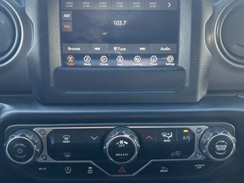 Used 2023 Jeep Gladiator Sport image 32