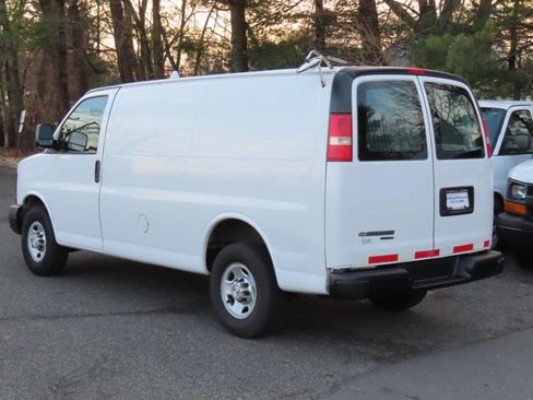 Used 2015 Chevrolet Express 2500 image 4