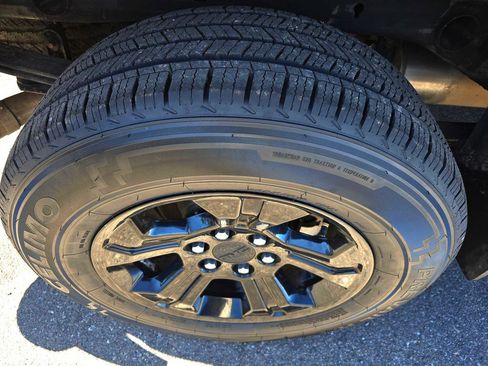 Used 2016 GMC Sierra 1500 SLT w/ All Terrain X Package image 38