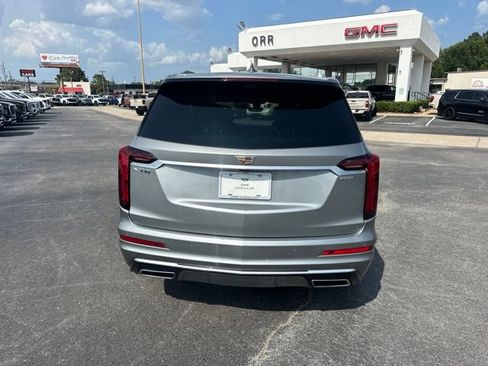 Used 2023 Cadillac XT6 Premium Luxury w/ Technology Package FWD image 3