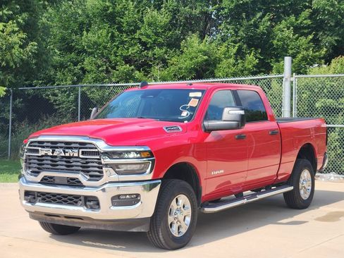 Used 2026 RAM 2500 Big Horn AWD/4WD image 3