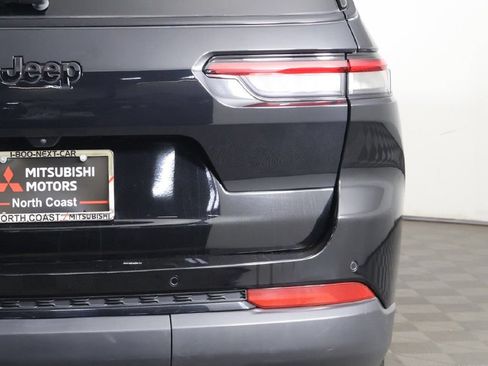 Used 2023 Jeep Grand Cherokee L Laredo AWD/4WD image 16