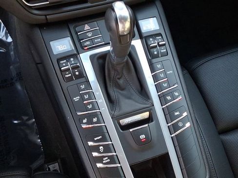 Used 2021 Porsche Macan S image 29
