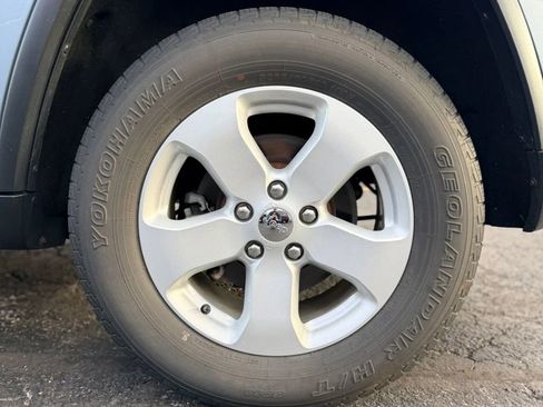 Used 2012 Jeep Grand Cherokee Laredo AWD/4WD image 12