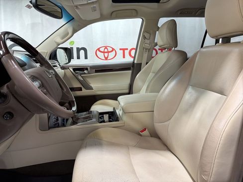 Used 2019 Lexus GX 460 Premium w/ Premium Package AWD/4WD image 25