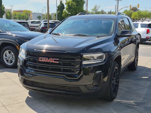 Used 2022 GMC Acadia SLE w/ Driver Convenience Package FWD image 9