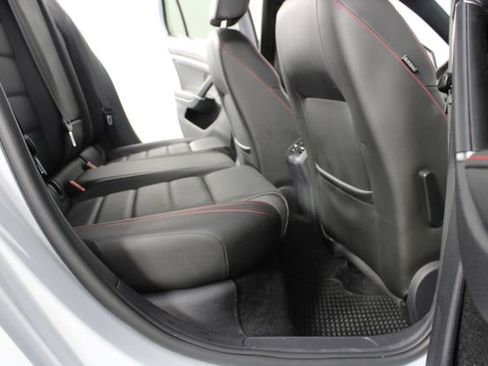 Used 2021 Volkswagen GTI SE image 20