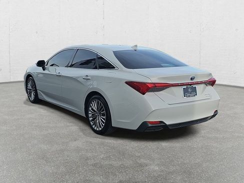 Used 2022 Toyota Avalon Limited image 7