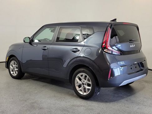 Used 2023 Kia Soul S FWD image 5
