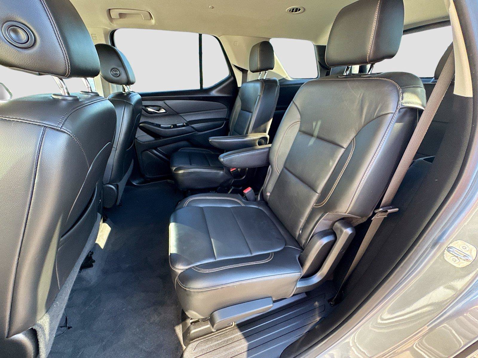 Used 2020 Chevrolet Traverse RS FWD image 24