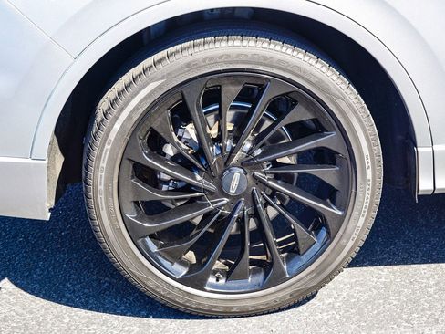 Used 2023 Lincoln Aviator Black Label w/ Jet Package image 8