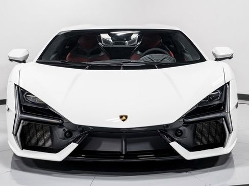 Used 2025 Lamborghini Revuelto image 8