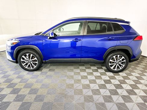 Used 2023 Toyota Corolla Cross XLE w/ Convenience Package AWD/4WD image 6