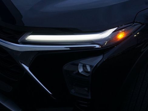 Certified 2024 Chevrolet Trax LT w/ LT Convenience Package image 28