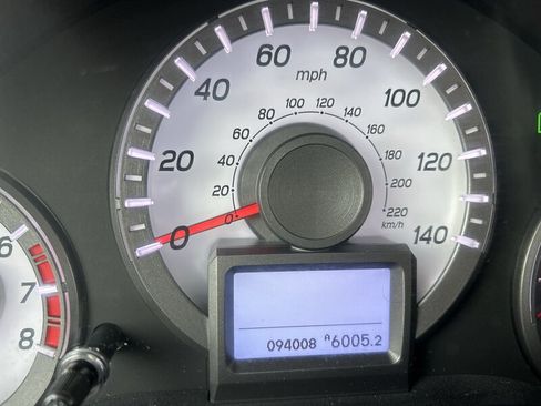 Used 2012 Honda Pilot Touring image 16