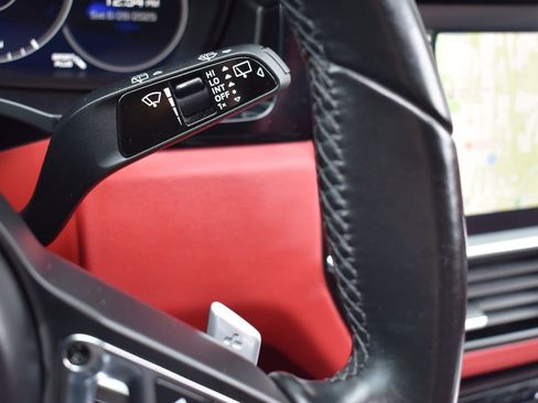 Used 2021 Porsche Cayenne Turbo image 27