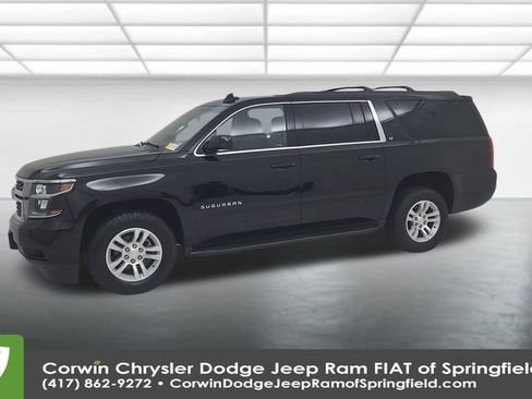 Used 2017 Chevrolet Suburban LT image 7