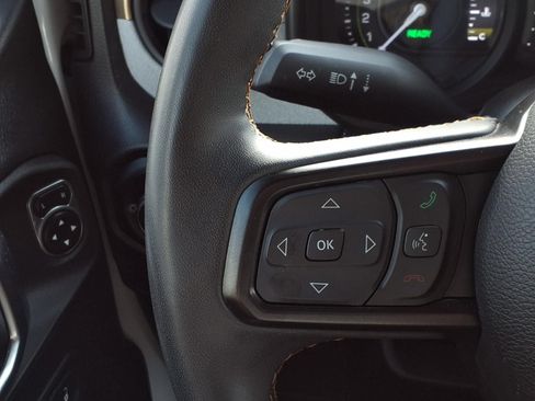 Used 2024 Jeep Wrangler Unlimited w/ Convenience Group AWD/4WD image 16