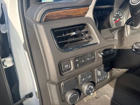 Used 2021 Chevrolet Tahoe Premier w/ Premium Package image 10