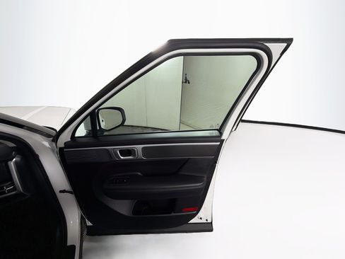 Used 2025 Hyundai Santa Fe SEL FWD image 32