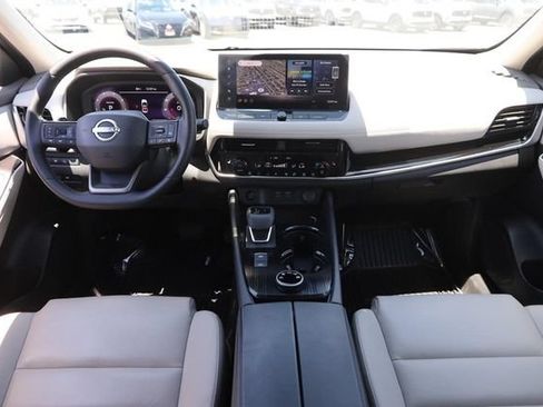 Certified 2025 Nissan Rogue SL w/ SL Premium Package AWD/4WD image 23