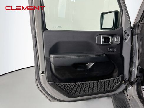 Used 2023 Jeep Wrangler Unlimited Sahara w/ Cold Weather Group AWD/4WD image 27