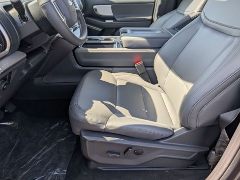 New 2026 Ford Expedition Active image 27