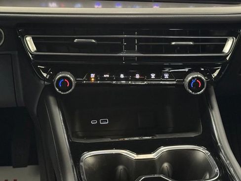 New 2026 Chevrolet Traverse LT w/ Enhanced Driving Package AWD/4WD image 17