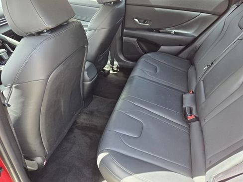 Used 2023 Hyundai Elantra Limited FWD image 12